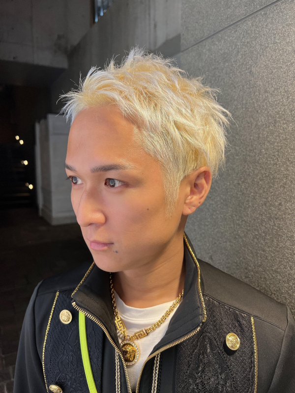 メンズショート　金髪　アップバング　10代20代30代40代50代