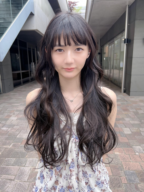 ロングヘアー　黒髪　ぱっつん前髪　おくれげ