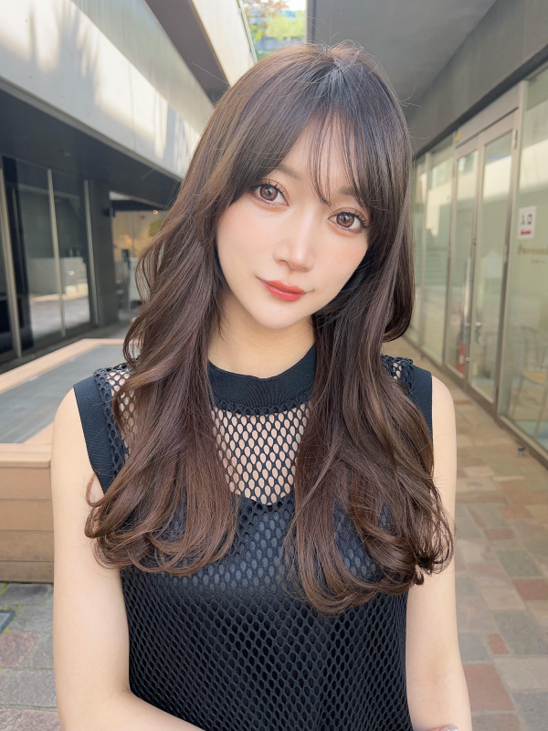 ミルクティーベージュ　アッシュベージュ　グレージュ　ヨシンモリ　ワンホンヘアー　レイヤーカット　おくれげ