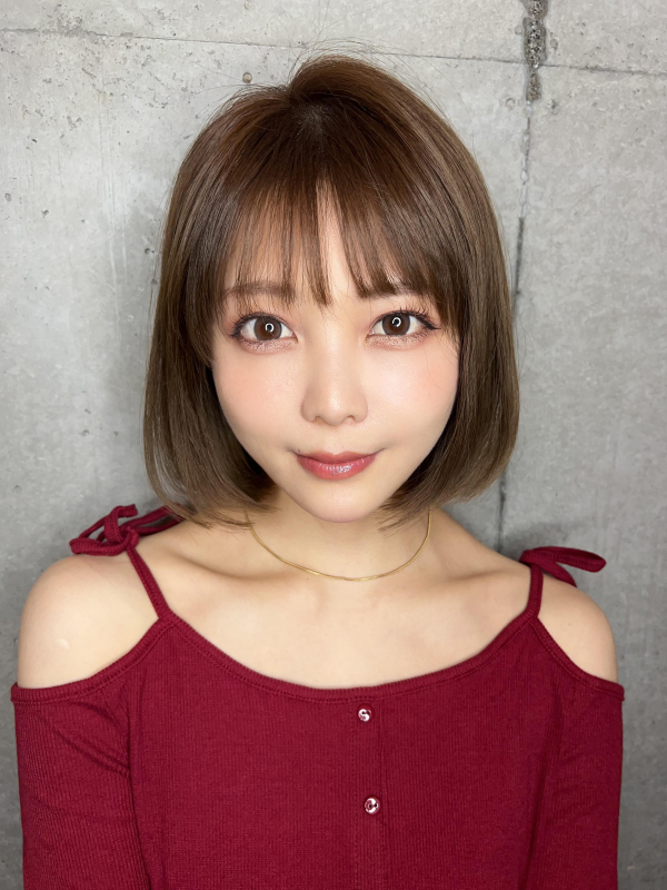 前下がりボブ　アッシュベージュ　マロンベージュ　レイヤーボブ
