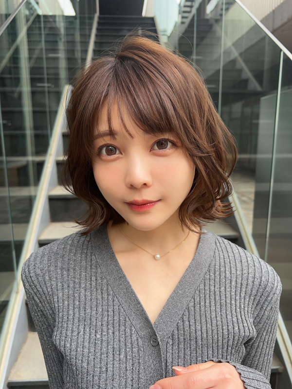 アッシュベージュ　外ハネボブ　レイヤーボブ