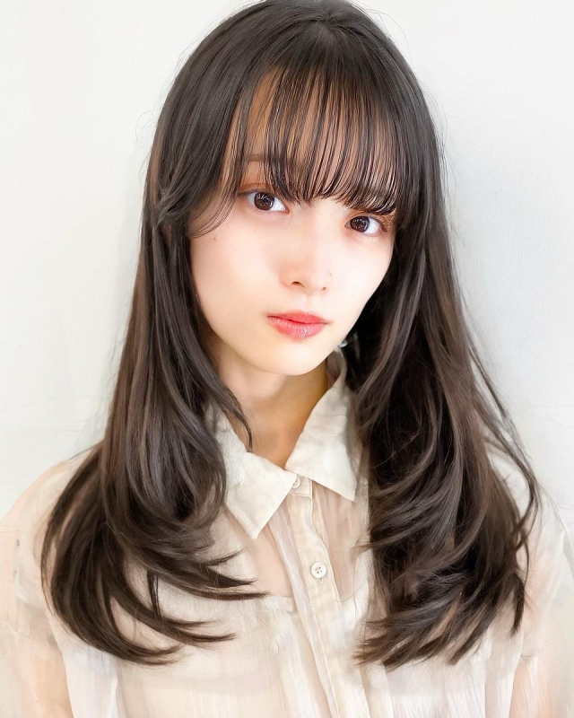 ロングヘア韓国ヘアレイヤーカット小顔カットバング