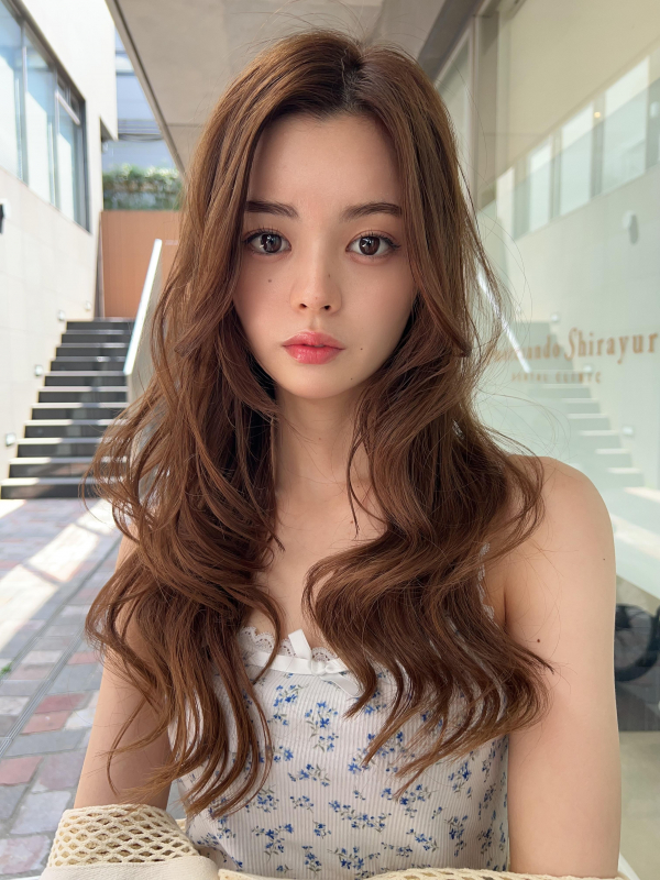 ロングレイヤーカット　ワンホンヘアー　ヨシンモリ　アッシュベージュ