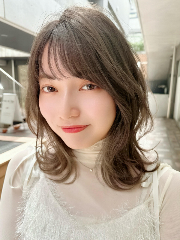 シースルーバング透明感カラーレイヤーカット夏ヘア