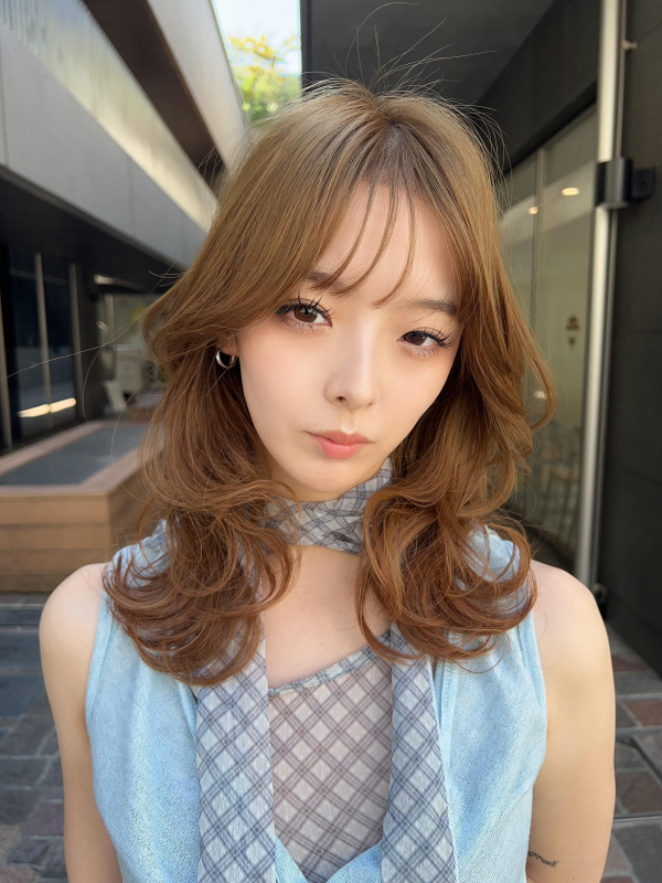 外ハネミディアム くびれヘアー　レイヤーカット　マロンベージュ　シースルーバング