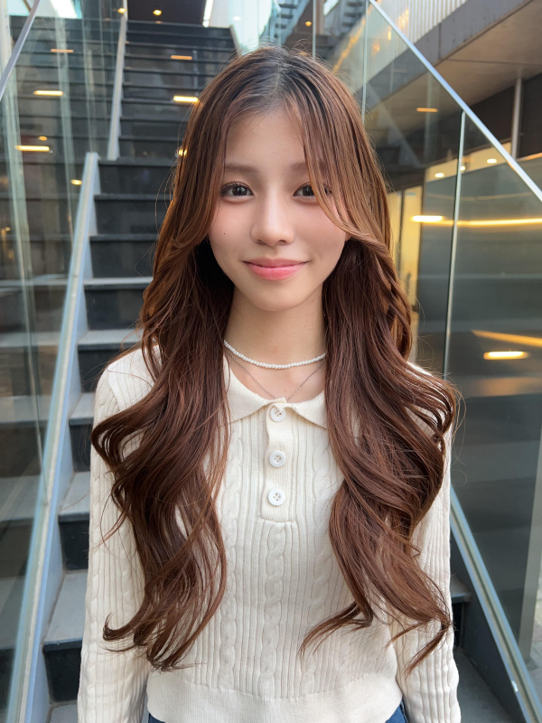 #ヨシンモリ#ワンホンヘアー#マロンベージュ #レイヤーカット #カーテンバング