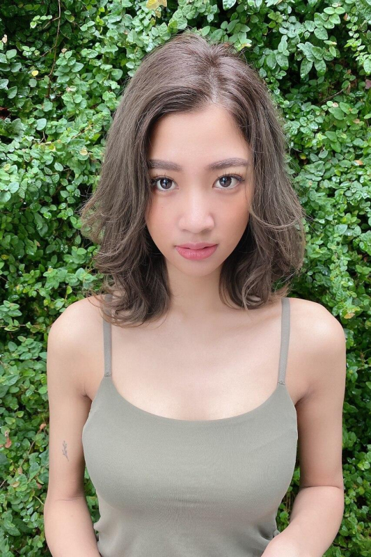 小顔秋カットふんわりレイヤー大人可愛い透明感カラー 
