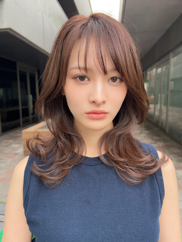 #外ハネミディアム #レイヤーカット#くびれヘア#アッシュベージュ#ショコラブラウン