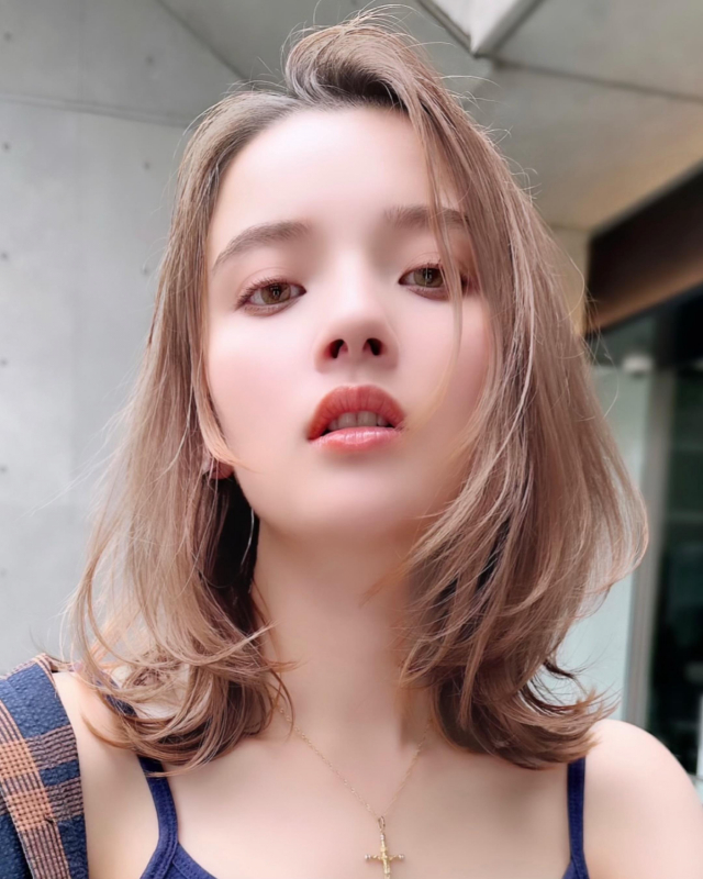 レイヤーカット透明感カラーレイヤーミディ