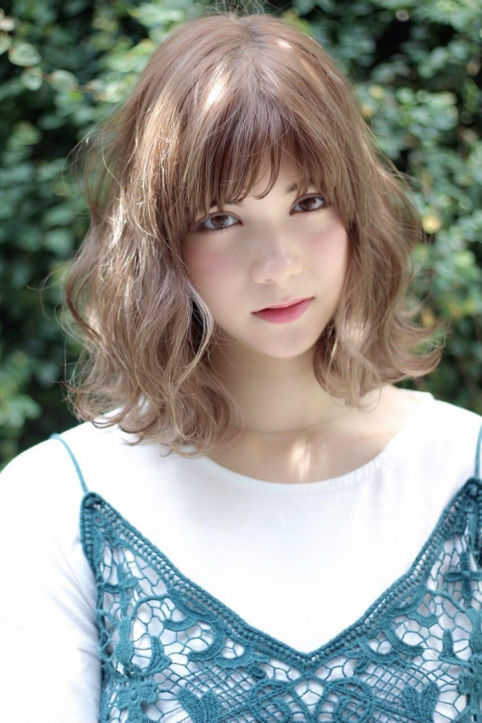 小顔夏カラー愛されショートボブヘーゼルブラウン大人可愛い