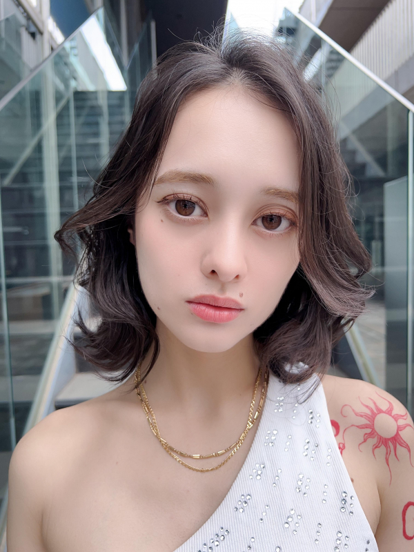 #くびれヘア #外ハネミディアム #レイヤーカット #アッシュベーシュ #グレージュ